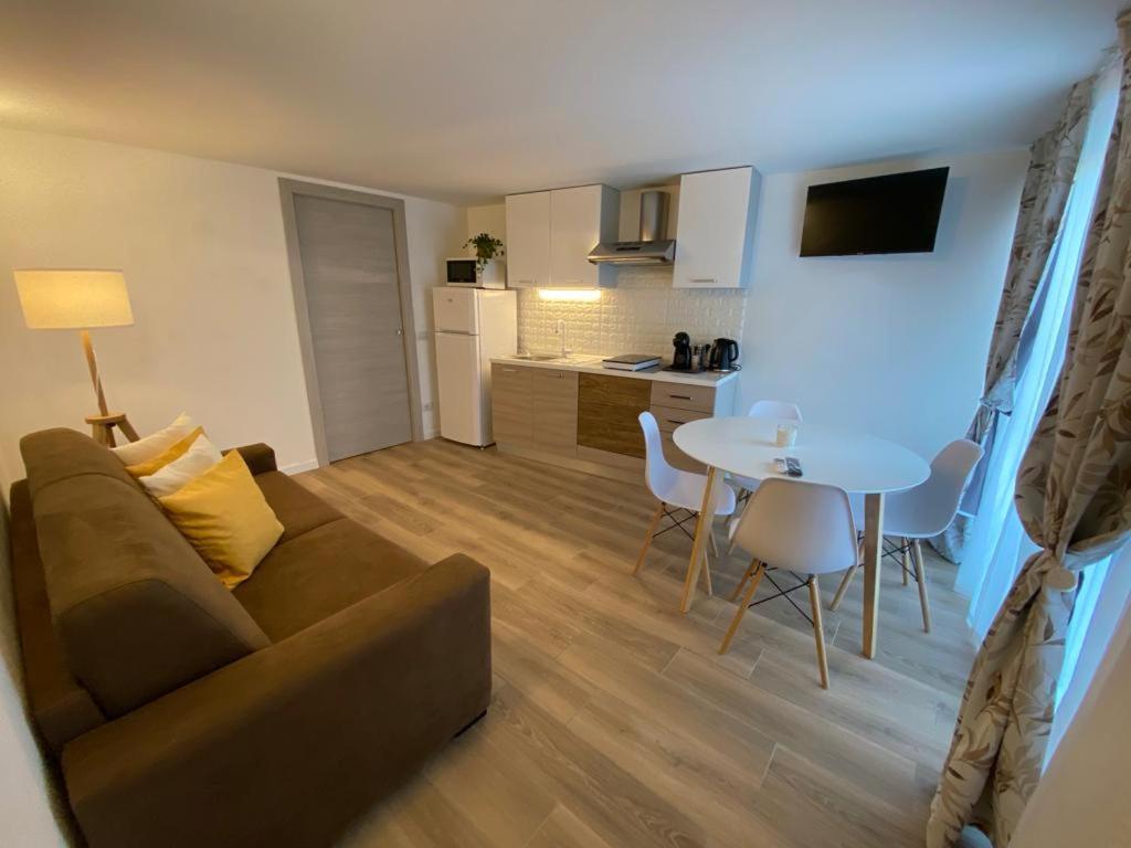 Apartamento Casa Dell'Oca Pastrengo Exterior foto